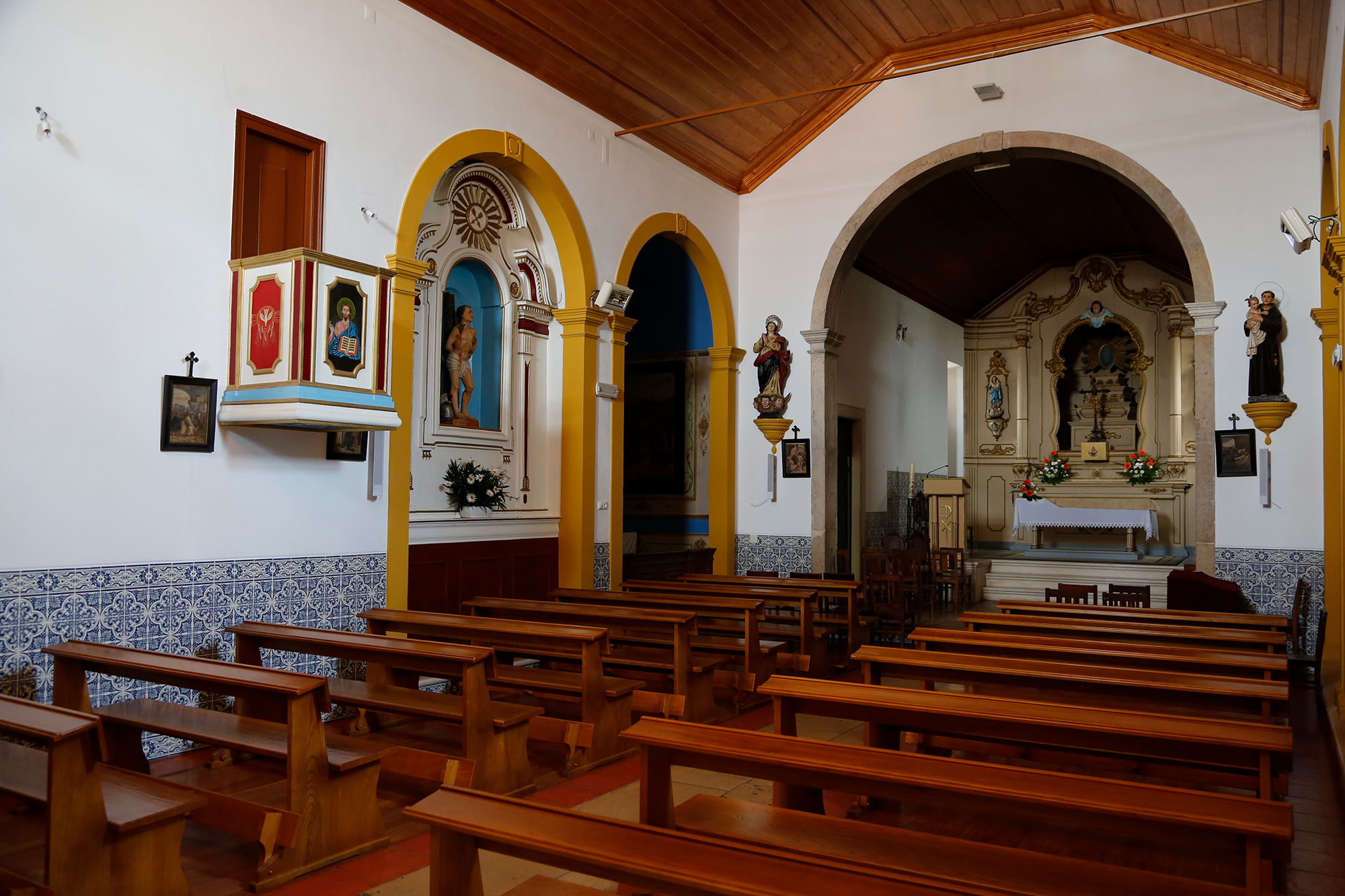 Igreja-Paroquial-de-Nossa-Senhora-da-Oliveira-Tramagal