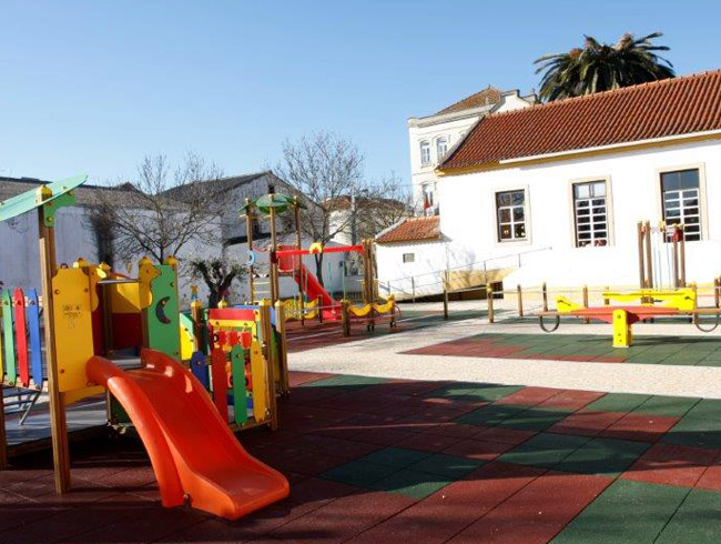 Requalificação do Parque infantil do Rossio ao Sul do Tejo